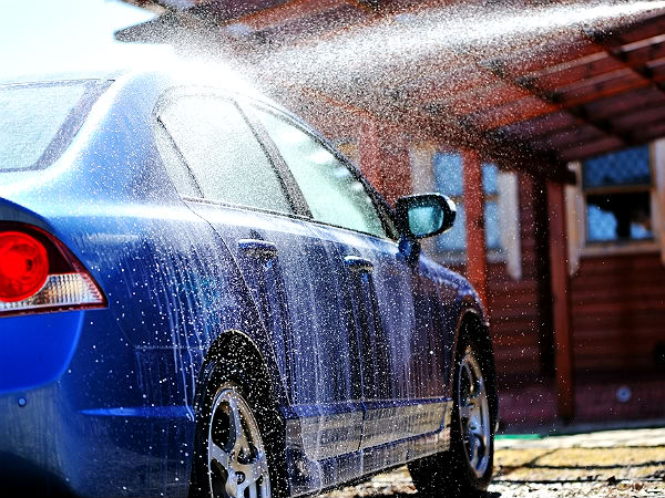 Des astuces MLM offertes par le patron d’un car-wash !